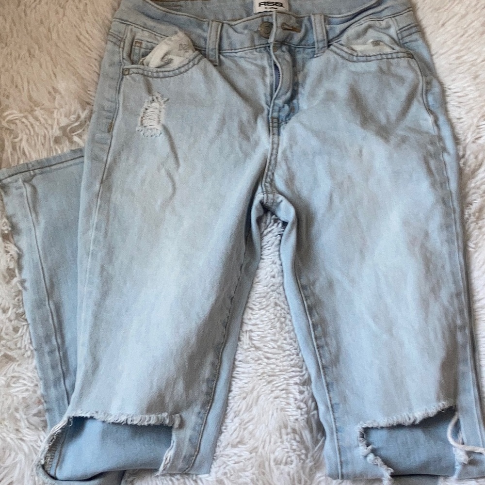 Light washed jeans from Tillys | size 10 | girlfriend jeans